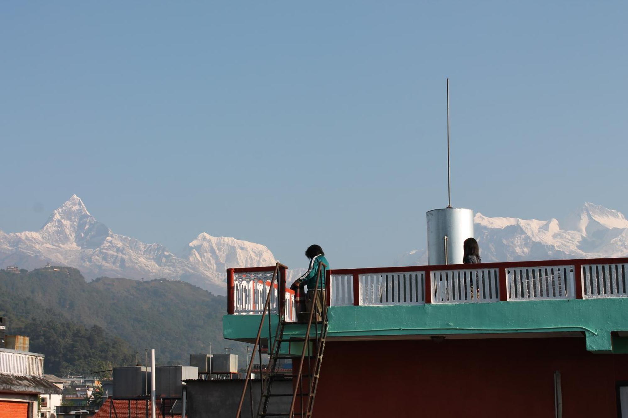 New Pokhara Lodge Bagian luar foto