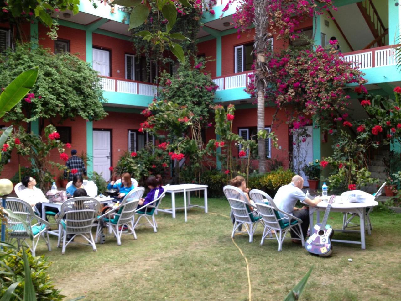 New Pokhara Lodge Bagian luar foto