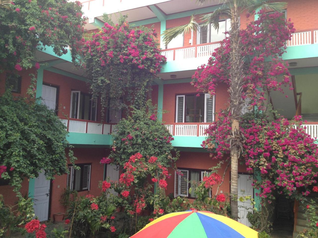 New Pokhara Lodge Bagian luar foto