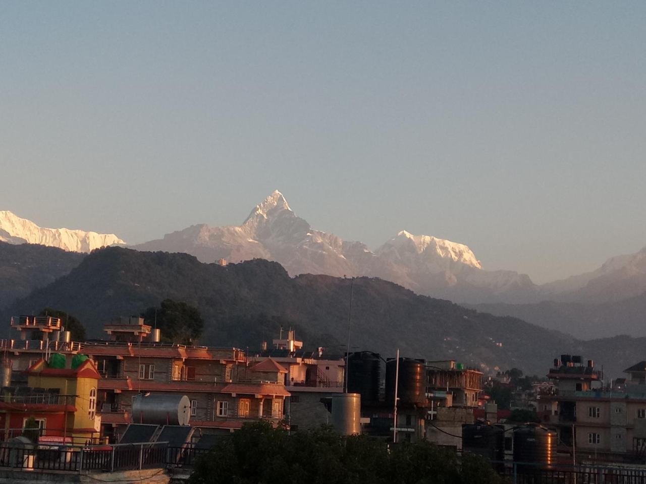 New Pokhara Lodge Bagian luar foto