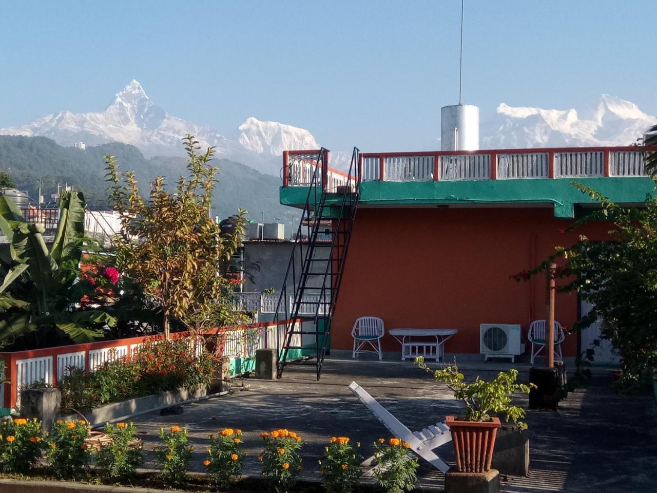 New Pokhara Lodge Bagian luar foto