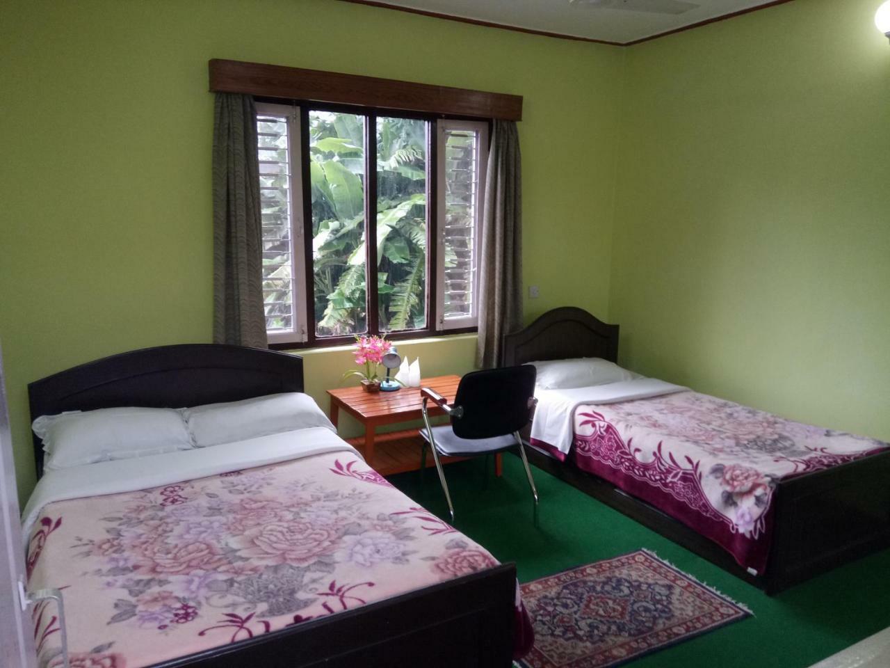 New Pokhara Lodge Bagian luar foto