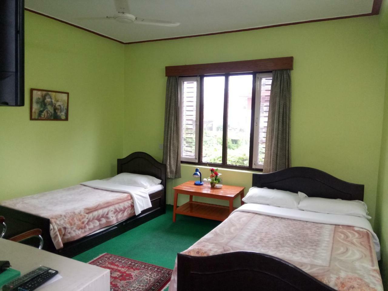 New Pokhara Lodge Bagian luar foto